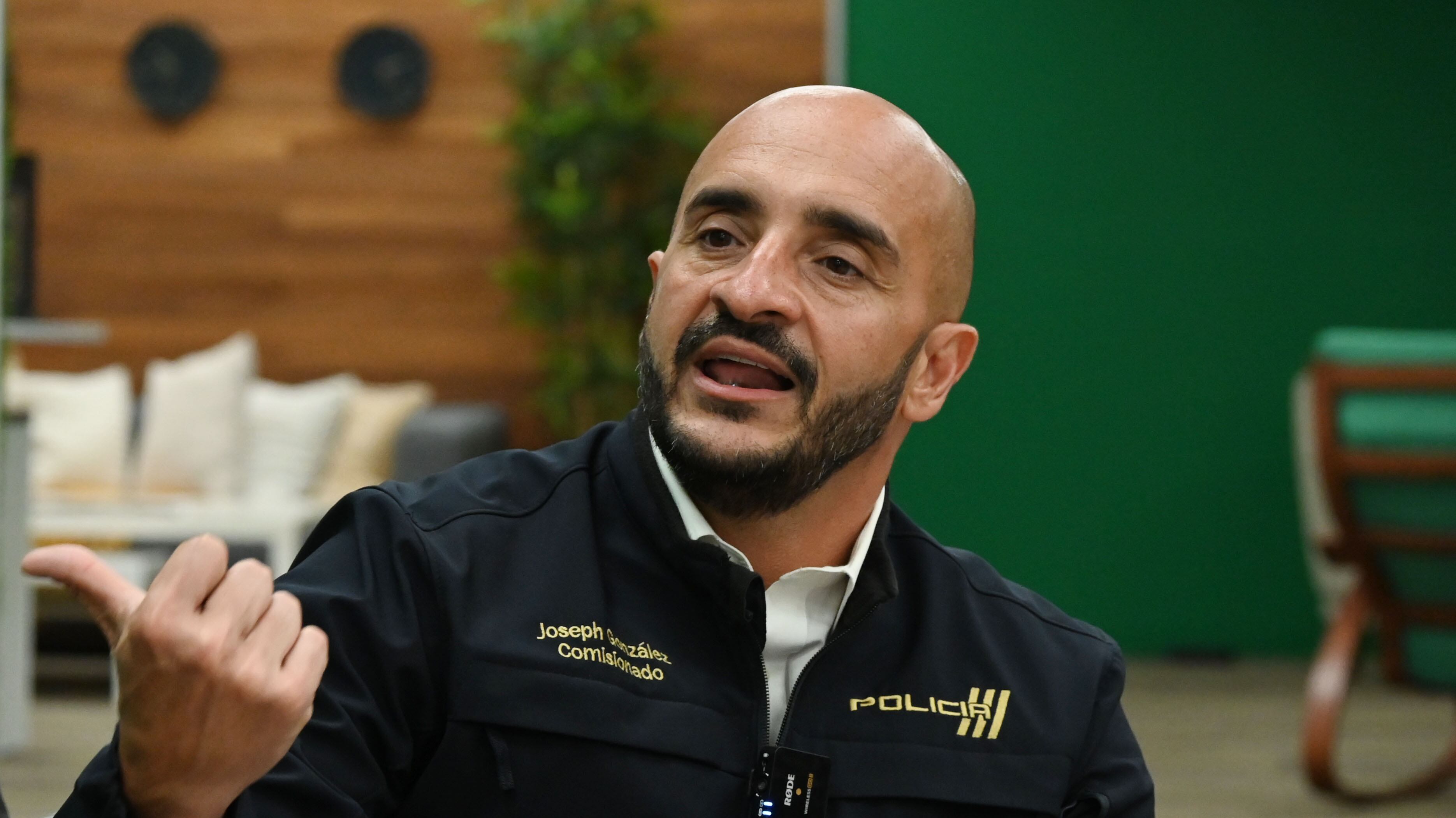 Entrevista al Comisionado de la Policía, Joseph González