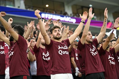 Acusan a Qatar de contratar fanáticos falsos para el mundial