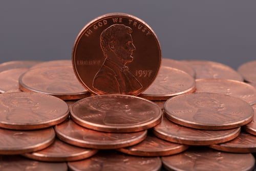 Chequea tu bolsillo: escasez de chavitos prietos pone en jaque las transacciones en efectivo