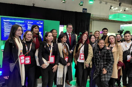 Estudiantes de turismo en la UPR en Carolina costean su propio viaje a FITUR