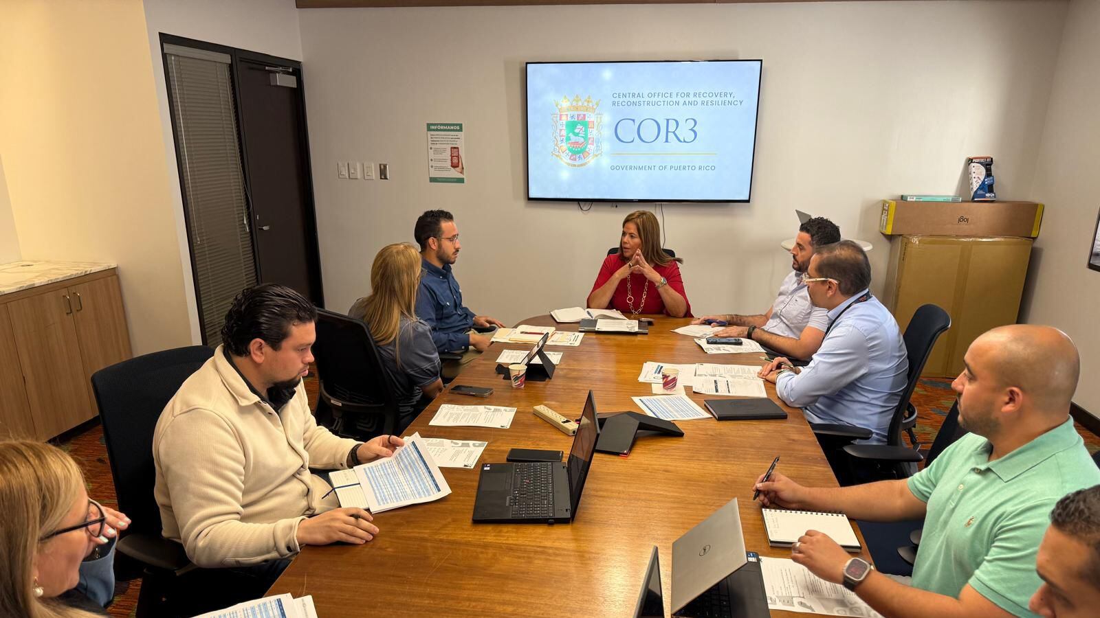 mesa de trabajo con COR3