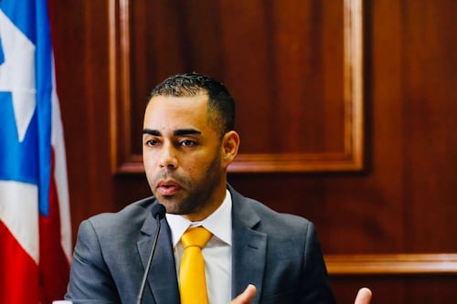 Legislador critica postura de ASUME y dice que penaliza a padres que cumplen