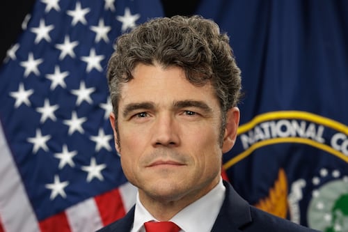 Renuncia alto funcionario antiterrorista de EE. UU. por rechazo a la guerra contra Irán