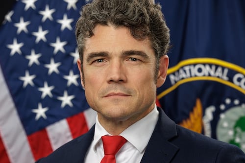 Renuncia alto funcionario antiterrorista de EE. UU. por rechazo a la guerra contra Irán