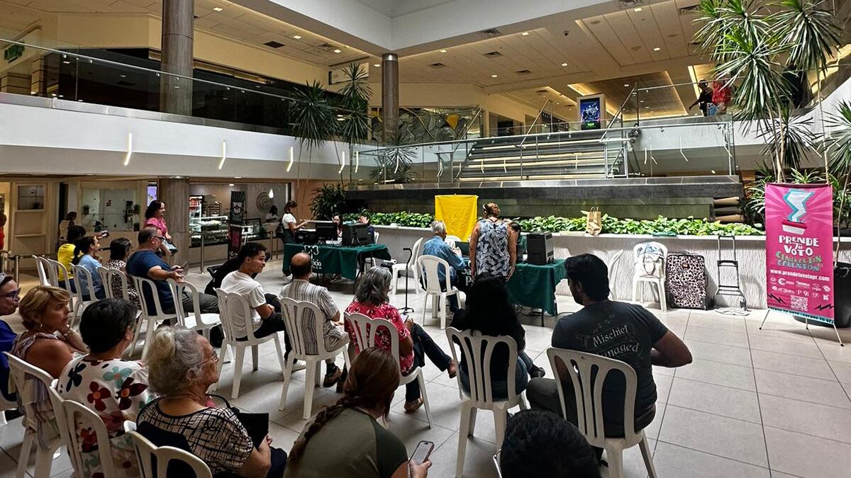 evento de inscripción electoral en San Patricio Plaza