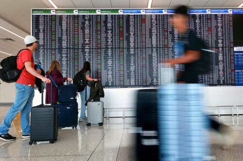 Aerolíneas demandan al gobierno federal por norma que les exige transparencia sobre tarifas