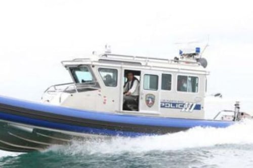 Rescatan personas con embarcación a la deriva en Toa Baja