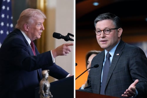 Trump rompe con republicanos que lo desafían por aranceles, les lanza amenaza