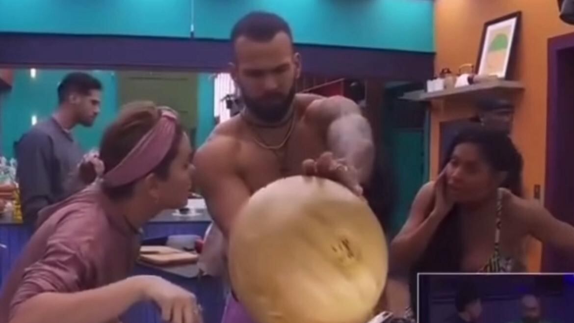 Roce entre la mexicana Thalí García y la boricua Maripily Rivera.