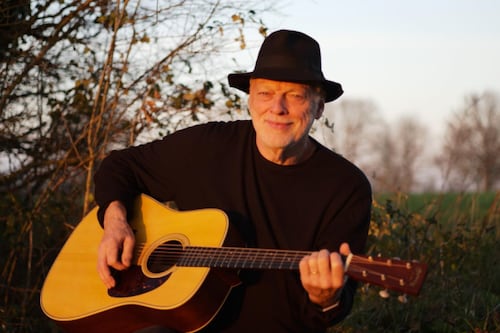 A sus 78 años, David Gilmour vuelve con disco nuevo y ya regaló el primer adelanto