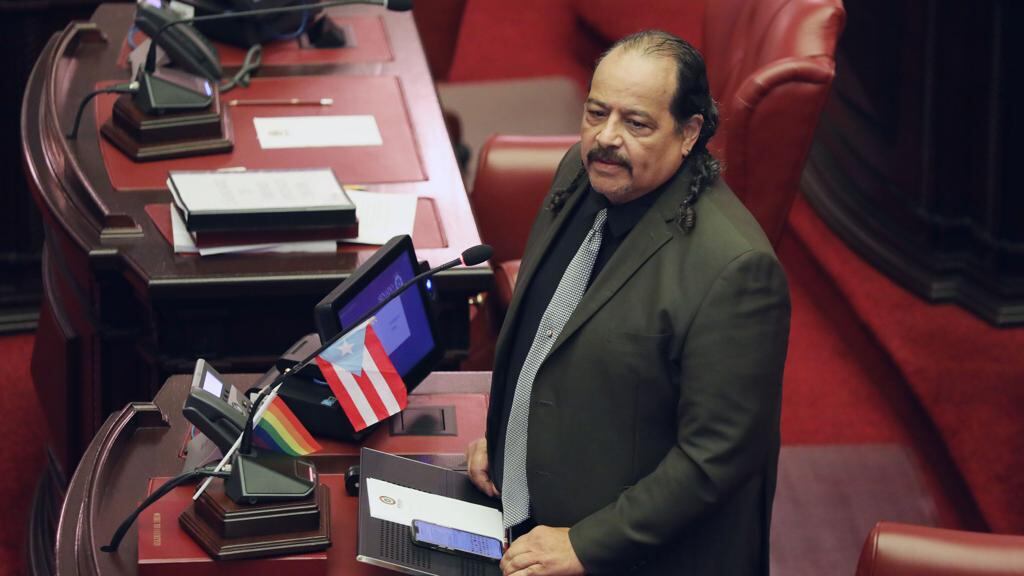 El senador José Vargas Vidot en la quinta sesión ordinaria en el Hemiciclo del Senado.