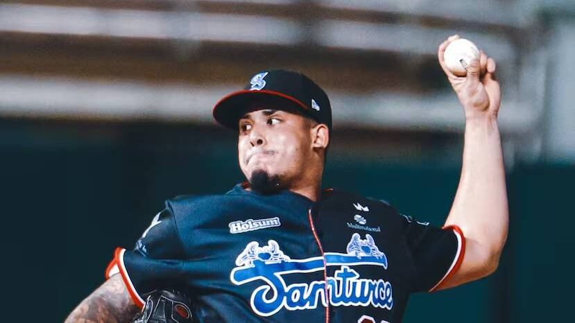 El lanzador zurdo Eduardo Rivera fue parte de los Cangrejeros de Santurce en la temporada 2024-25.