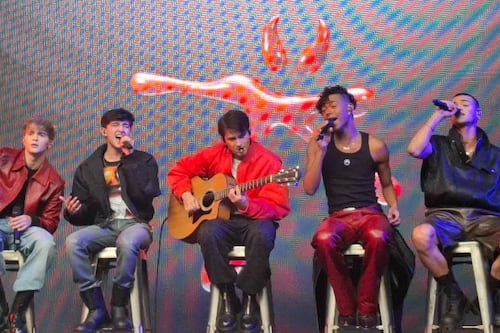 SANTOS BRAVOS presenta DUAL, su EP debut que explora las dos caras de su identidad musical