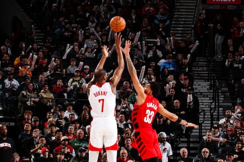 Kevin Durant supera récord de Wilt Chamberlain