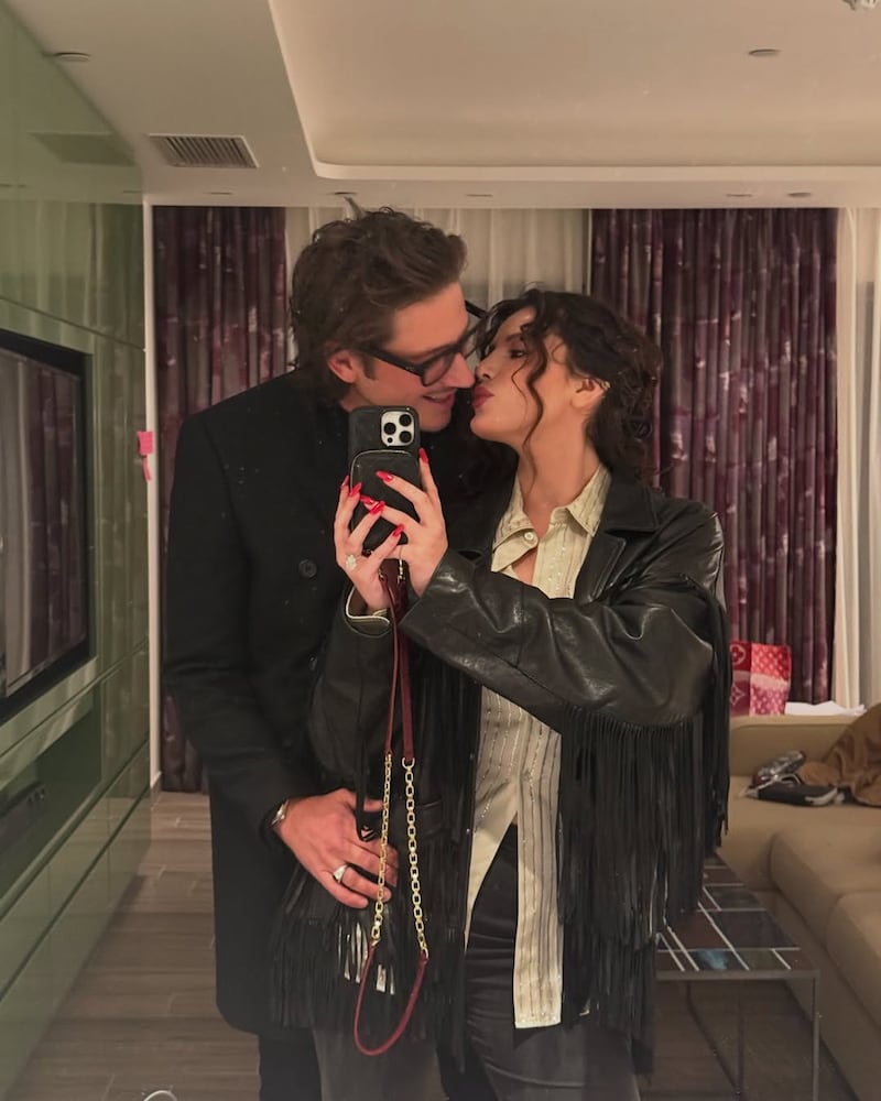 Bella Thorne y Mark Emms
