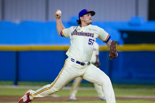 Doble A: Atenienses de Manatí derrotan a Dorado y extienden su racha de victorias seguidas