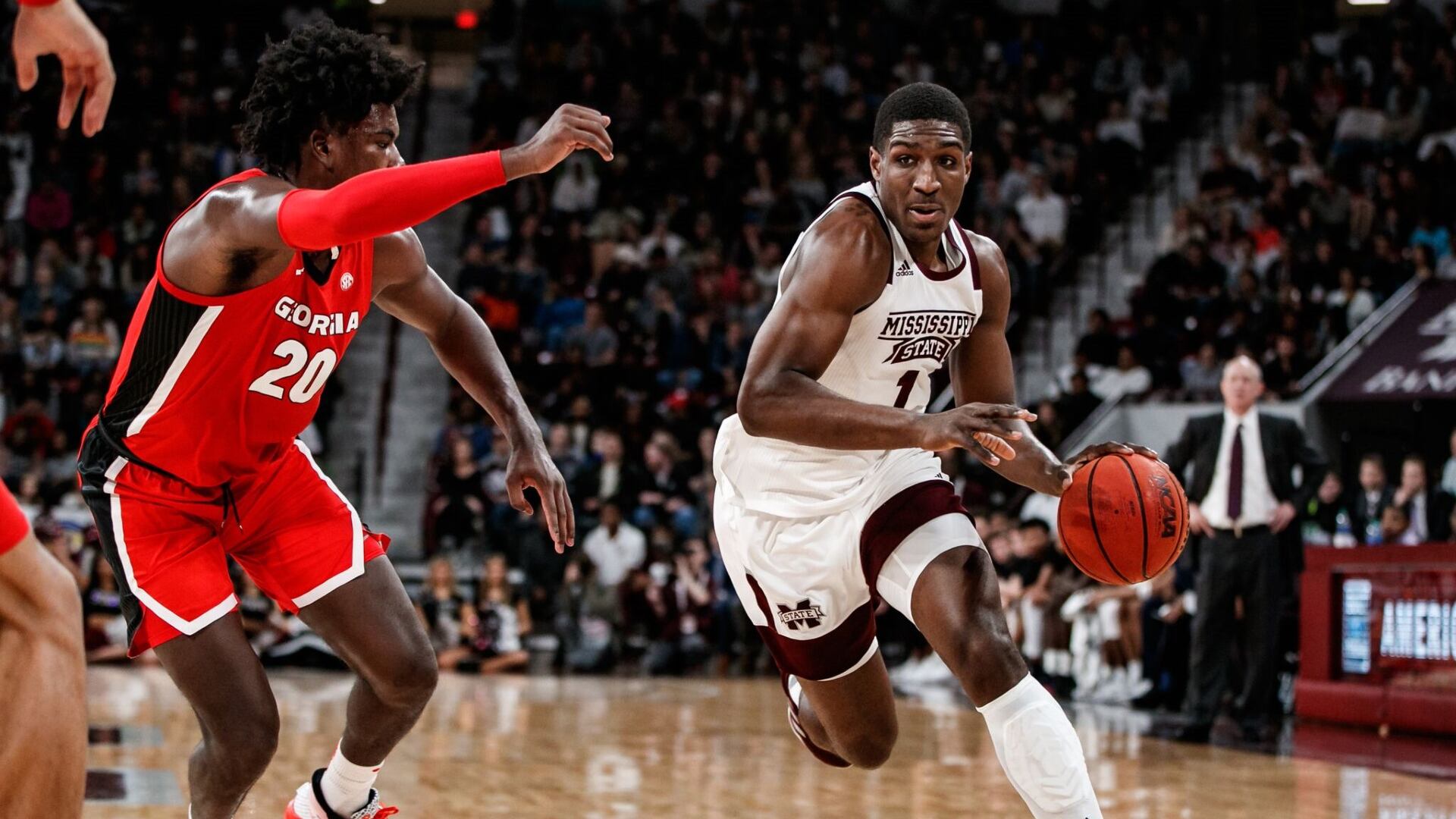 Reggie Perry (derecha).