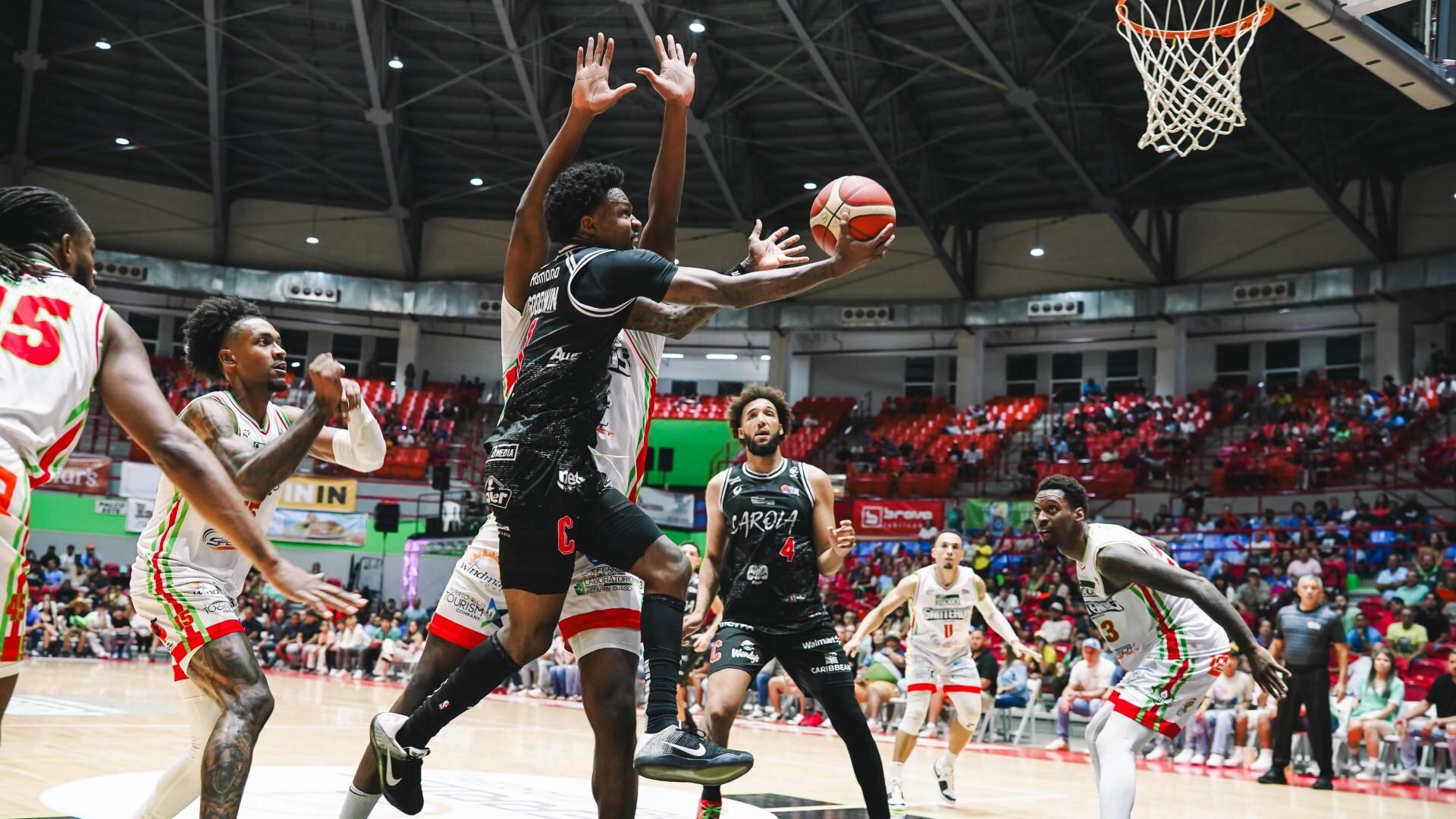 Santeros de Aguada vs Gigantes de Carolina.