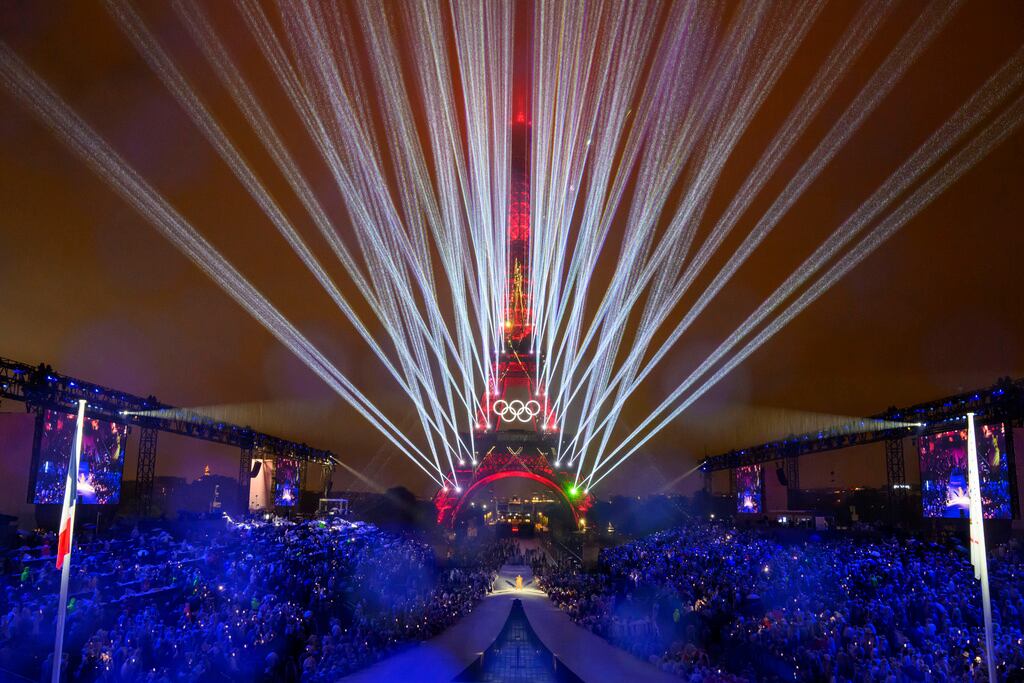 La Plaza Trocadero y la Torre Eiffel al fondo para la parte final de la Ceremonia de Apertura de París 2024.