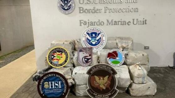Incautan millonario cargamento de cocaína en las costas de Humacao.