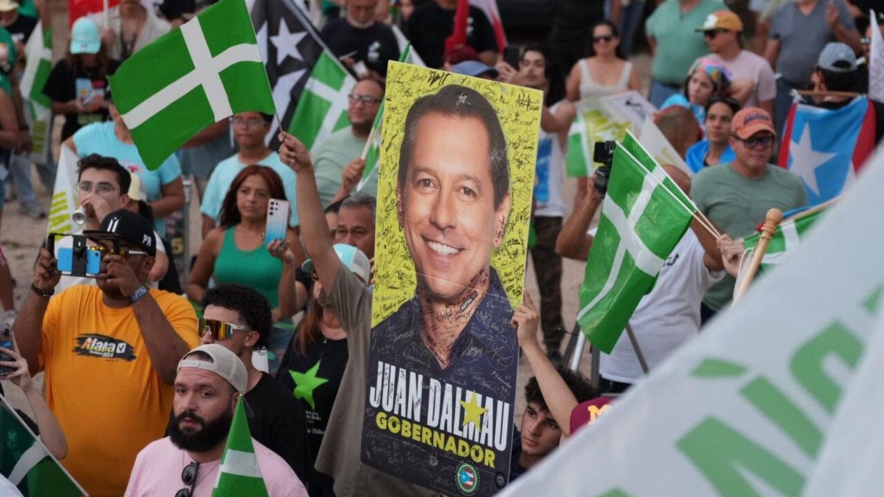 Las caravanas políticas fueron la orden del día este sábado