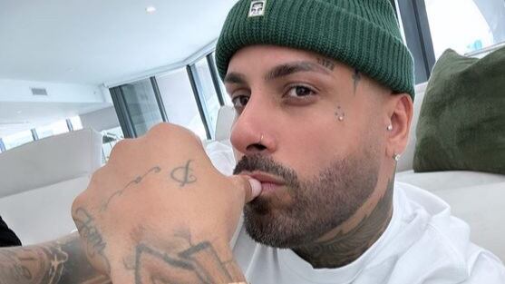 Famoso promotor de concursos de belleza promete hacer “amarres” como la exnovia de Nicky Jam