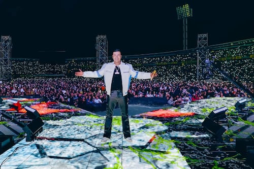 Video: Carroza fúnebre con el cuerpo de Yeison Jiménez llega a arena, donde será homenajeado