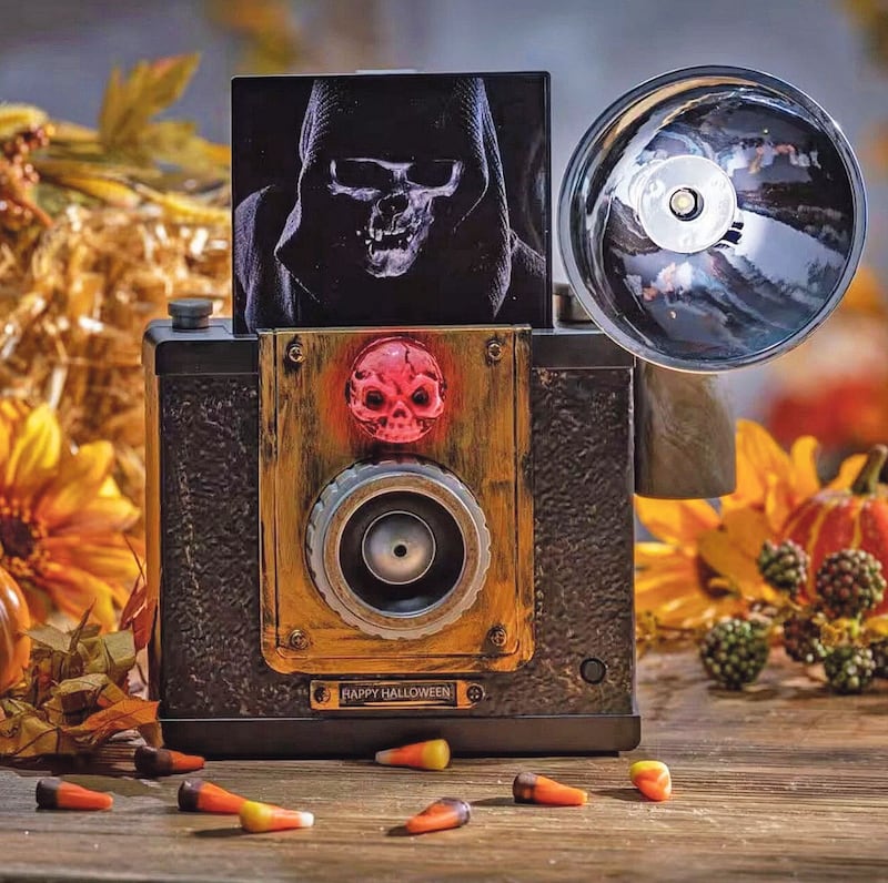 Cámara animada de Halloween iluminada con sonido y sensor