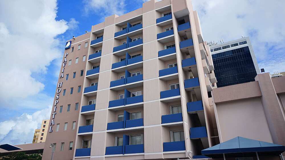 Fachada del Hospital Pavía en Hato Rey