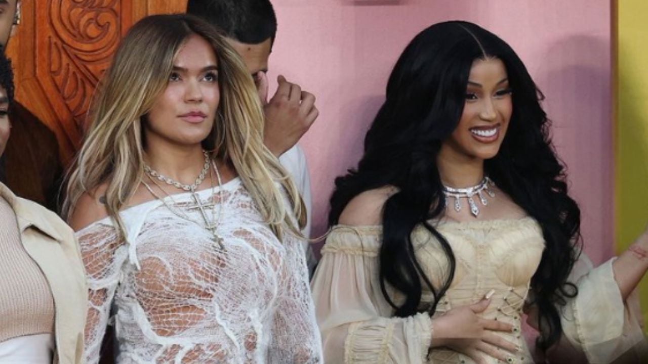 Karol G y Cardi B en el medio tiempo de Bad Bunny en el Super Bowl