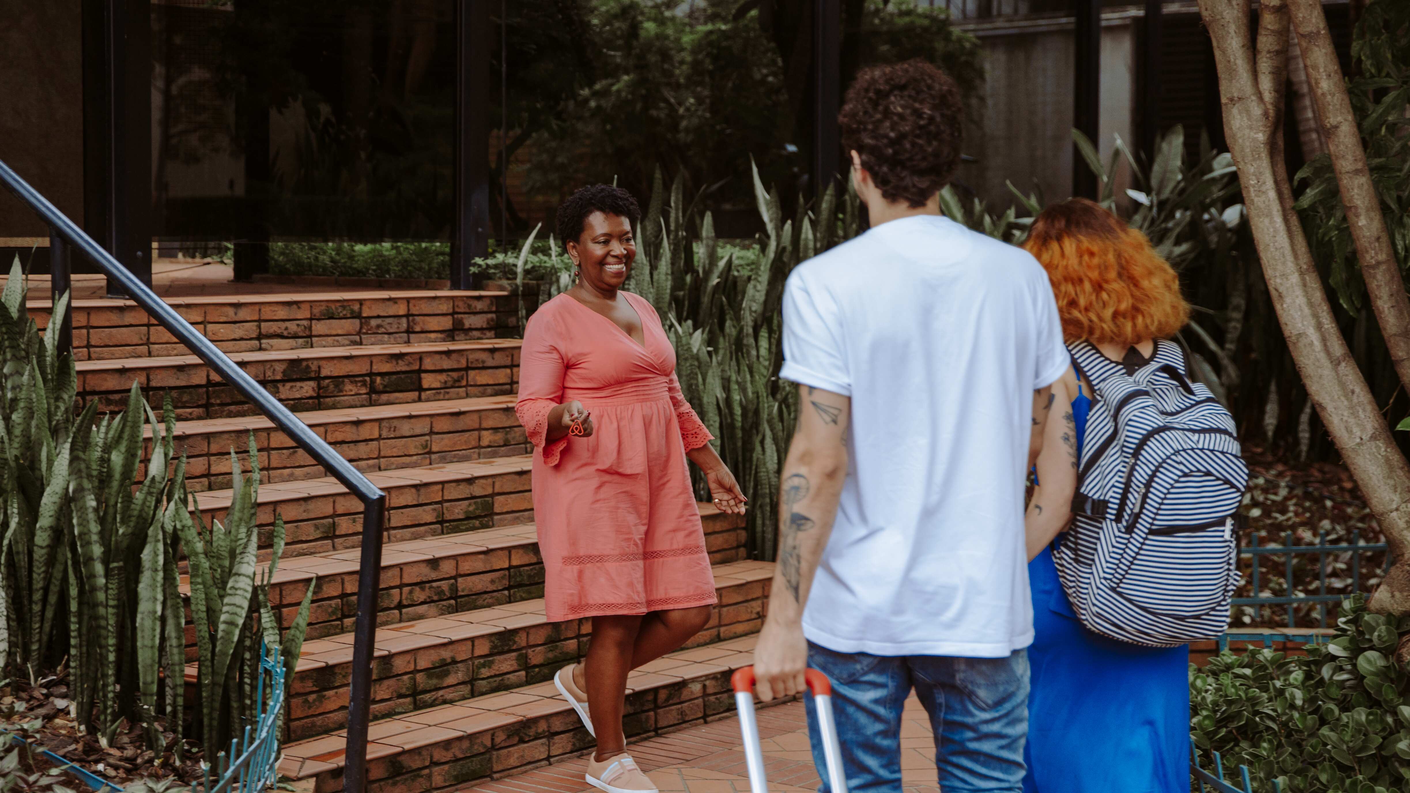 La empresa Airbnb indicó que el 50% de las mujeres son anfitrionas en la plataforma.