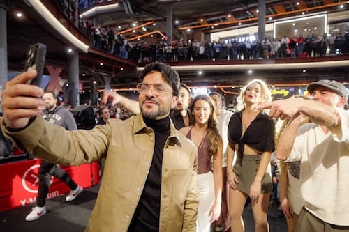 Luis Fonsi desata la euforia en España al ritmo de “Cambiaré”