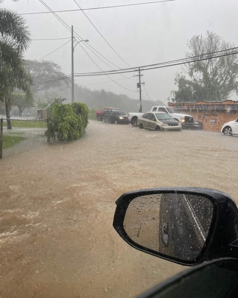 carreteras inundadas por fuertes lluvias