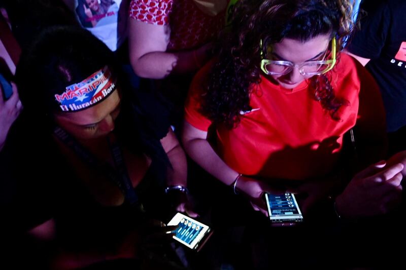 Boricuas ven La Casa de los Famosos