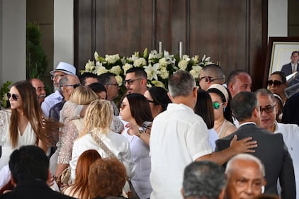Dorado despide a Carlos López