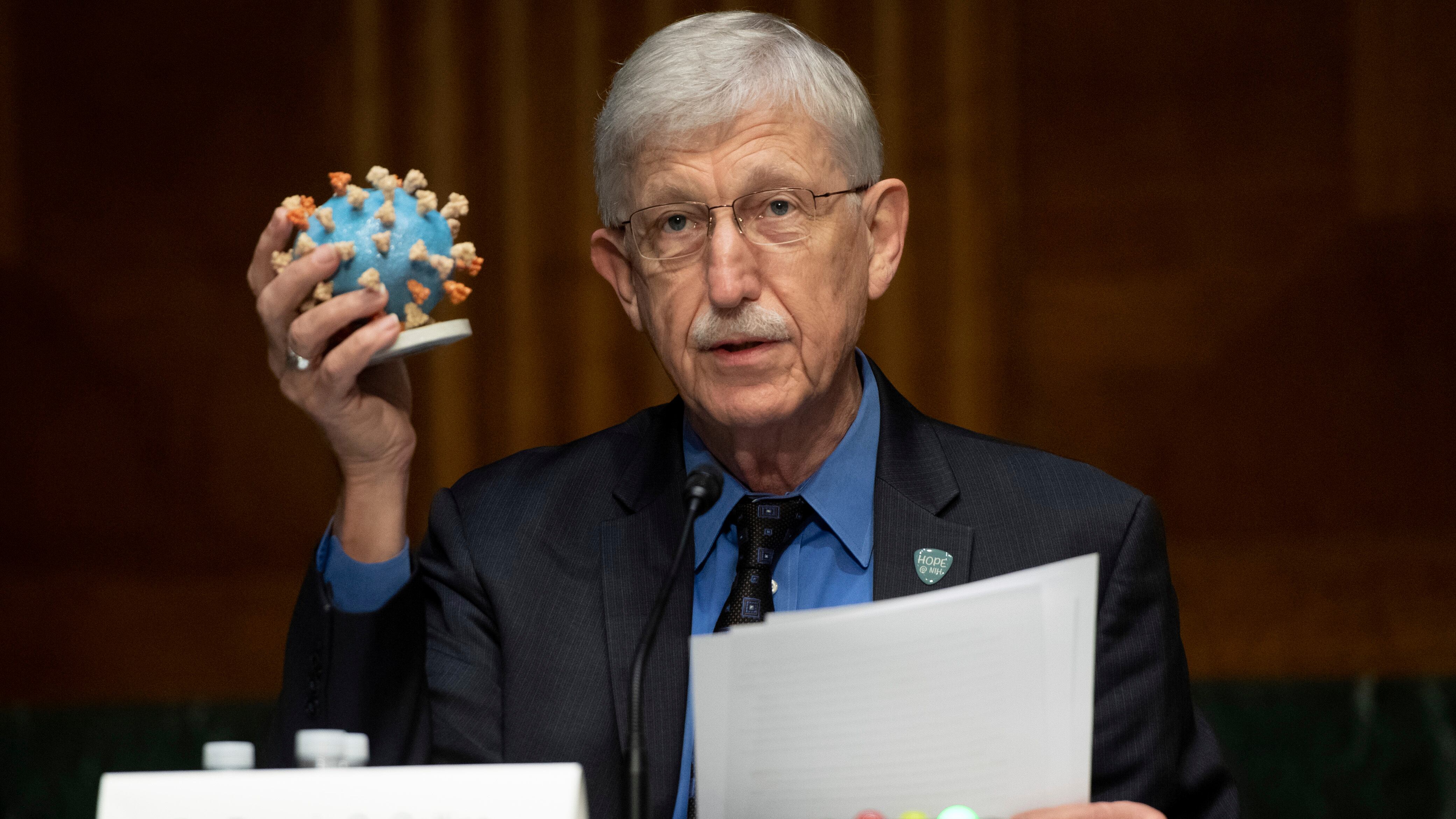 Francis Collins dimite de agencia de salud en Estados Unidos
