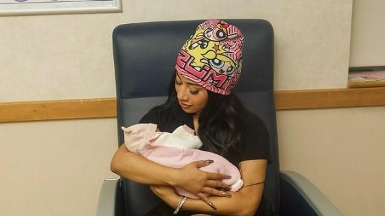 Cardi B con su tercera hija