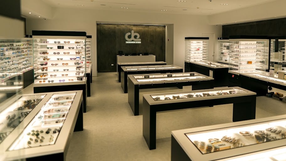 La reconocida cadena de gafas de lujo y soluciones ópticas abre su segunda tienda en Puerto Rico el 9 de agosto con un extenso inventario de sobre un millón de dólares.