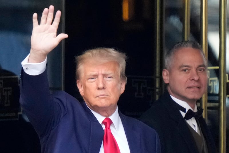 Donald Trump camino a la corte de Nueva York