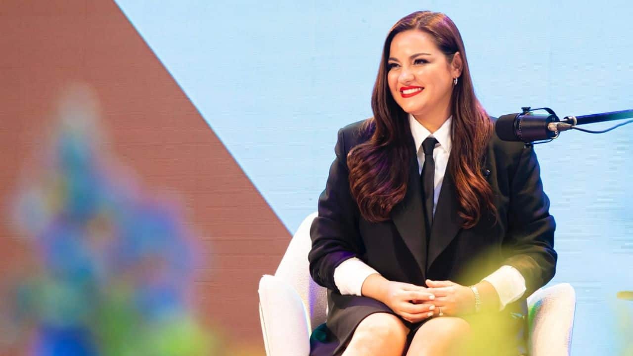 La reacción de la actriz y cantante a la violencia digital en internet, suma millones de reproducciones.