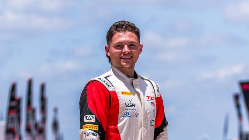 Carlos José “CJ” Sepúlveda escribirá una nueva página en la historia del automovilismo puertorriqueño al convertirse en el primer boricua en competir en las prestigiosas 24 Horas de Nürburgring, una de las carreras de resistencia más exigentes y reconocidas del mundo.