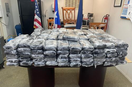 Autoridades interceptan embarcación con 511 libras de cocaína cerca de la isla Desecheo