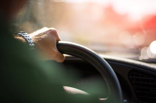 Aprueban ley que permite notificar multas de tránsito por aplicación del DTOP