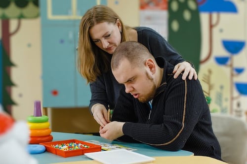 Desamparados los adultos en espectro autista por falta de servicios terapéuticos