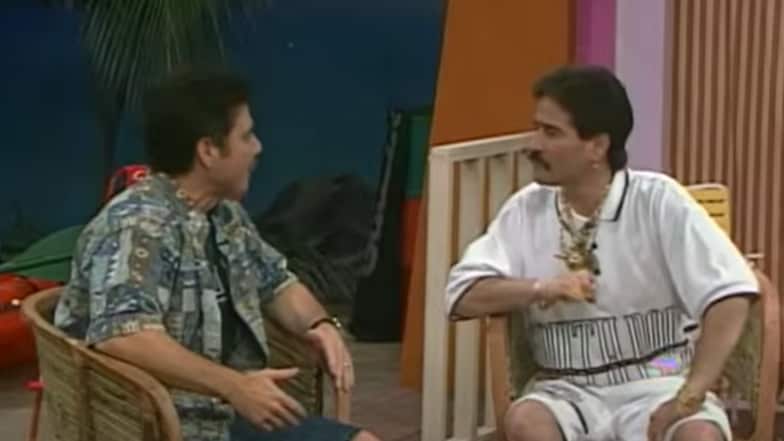 Antonio Sánchez "El Gangster" entrevistando al salsero Frankie Ruiz en 1996.