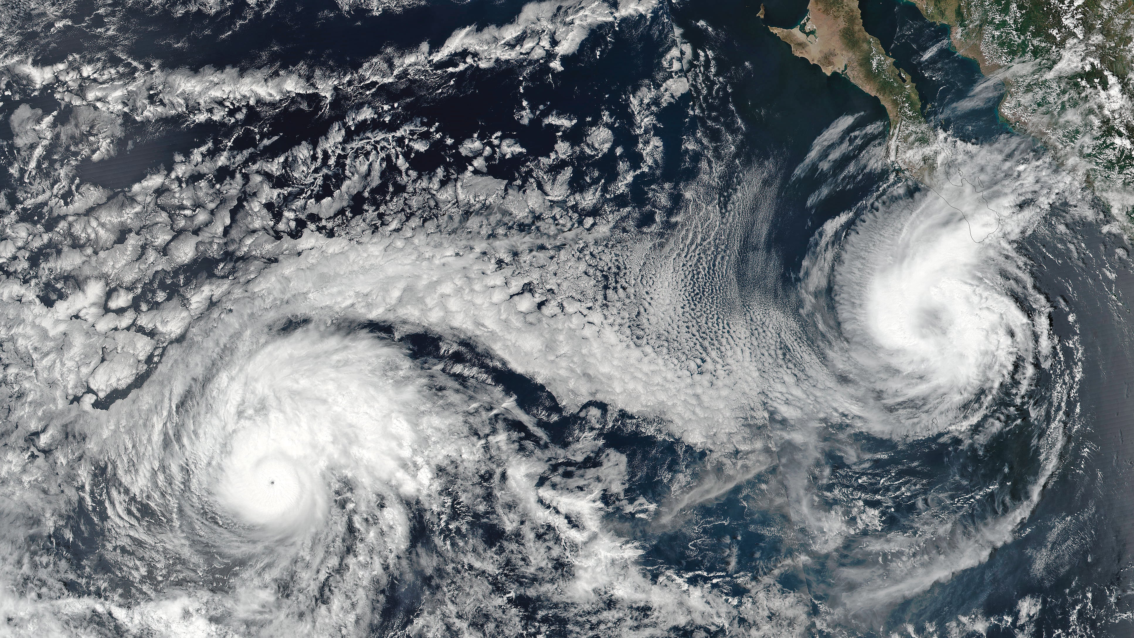 Huracán Otis. Se considera el ciclón tropical más fuerte que ha tocado tierra en las costas del pacífico mexicano (octubre de 2023) . / nasa