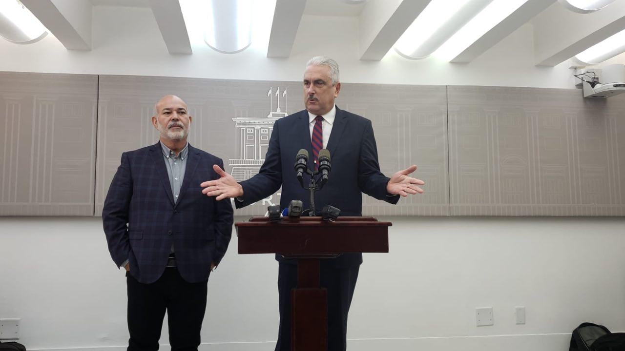 Carlos Méndez y Thomas Rivera Schatz.