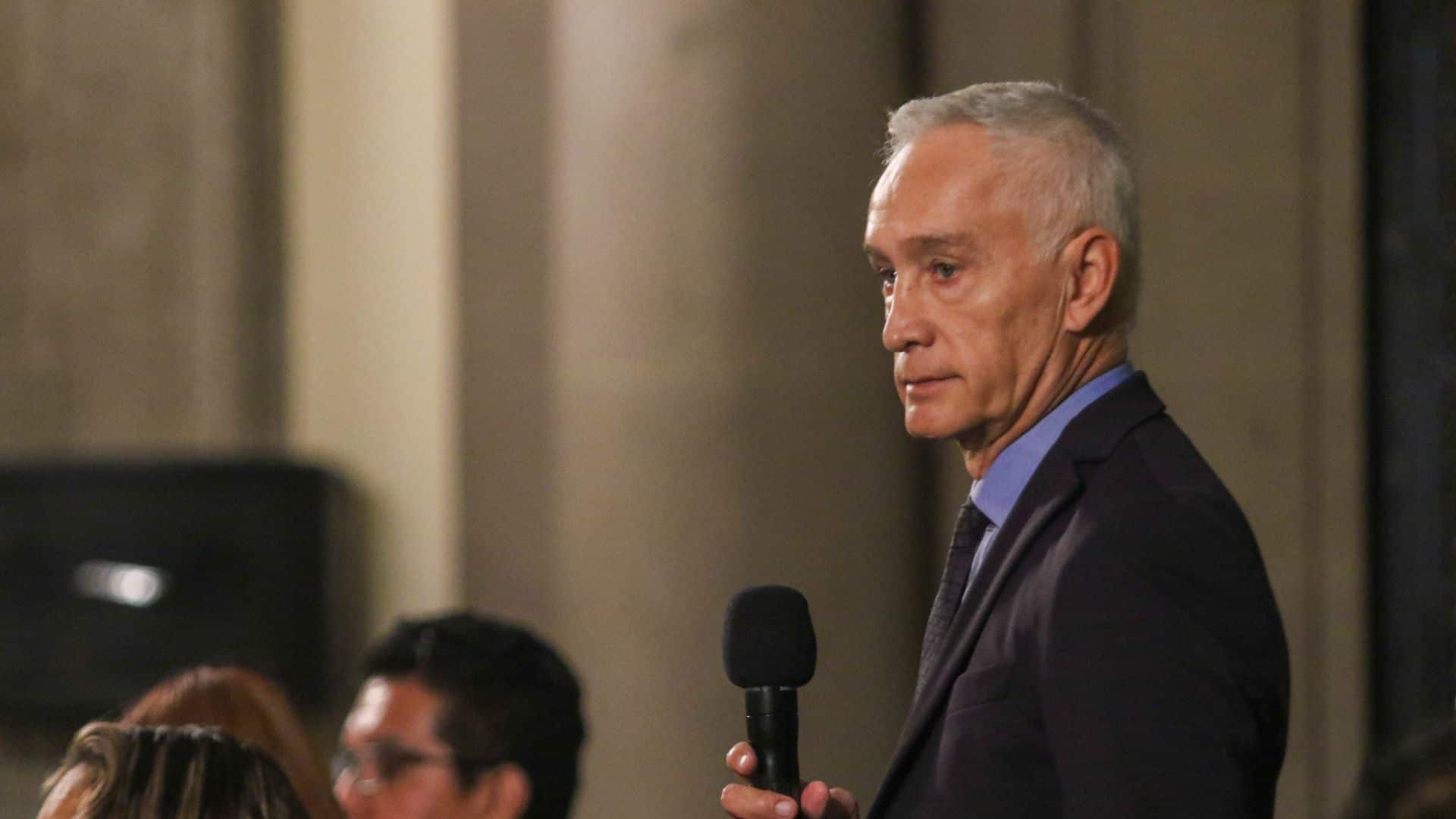 Andrés Manuel López Obrador, Presidente de México, mostró unas estadísticas en donde asegura que los homicidios van a la baja durante su sexenio, esto ante la pregunta del periodista Jorge Ramos en donde señaló que durante su gestión sumarán más de 190 mil muertos relacionados con hechos violentos, esto durante la mañanera. (Cuartoscuro)