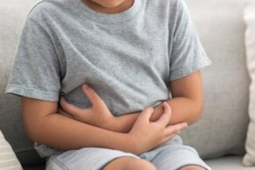 Radican cargos contra mujer que dejó cuatro menores solos en apartamento en Bayamón