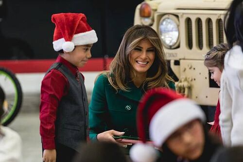 El selfie navideño de Melania Trump que desató críticas